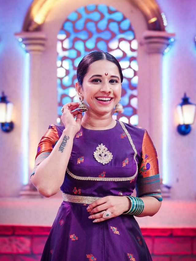 Shreya Bugade : श्रेया बुगडेचा जांभळ्या पैठणी ड्रेसमधील सुंदर लूक