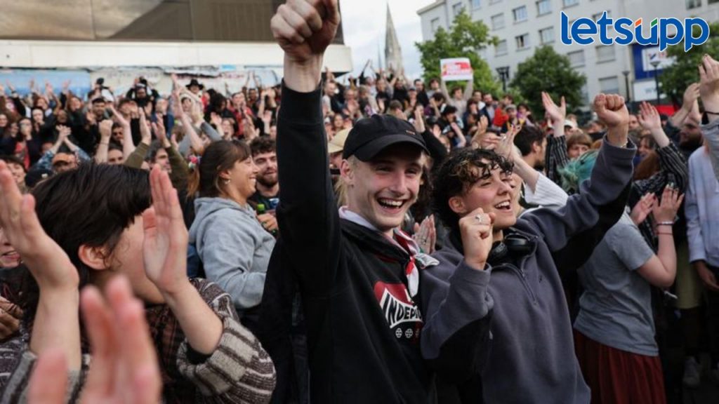 फ्रान्समध्ये त्रिशंकू परिस्थिती; डाव्या पक्षांचा मोठा विजय, मतदानोत्तर चाचण्यांचे अंदाज फेल