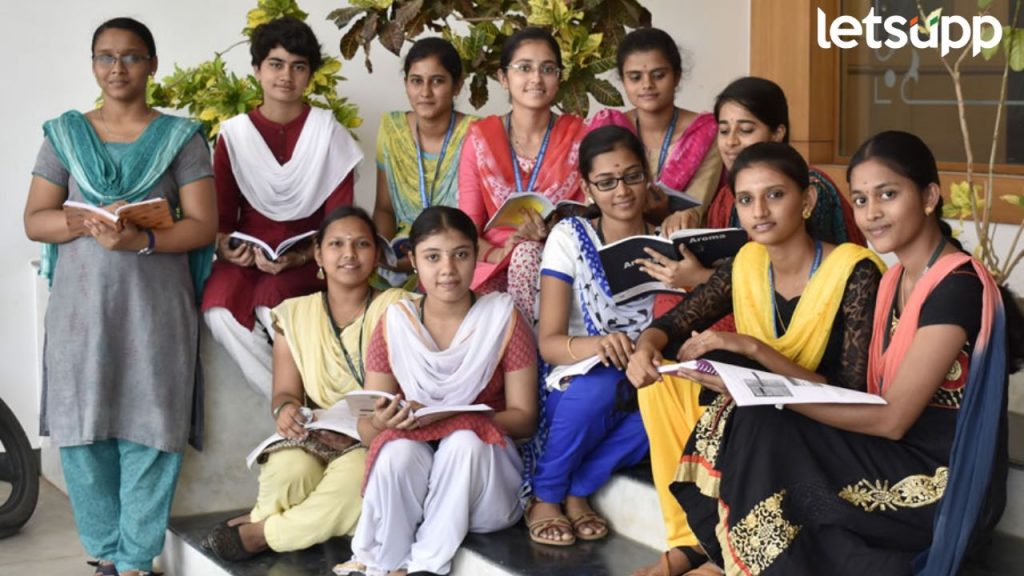 कोणत्या मुलींना मोफत उच्चशिक्षण मिळणार? EWS, OBC प्रमाणपत्र नसंल तर पर्याय काय? वाचा सविस्तर