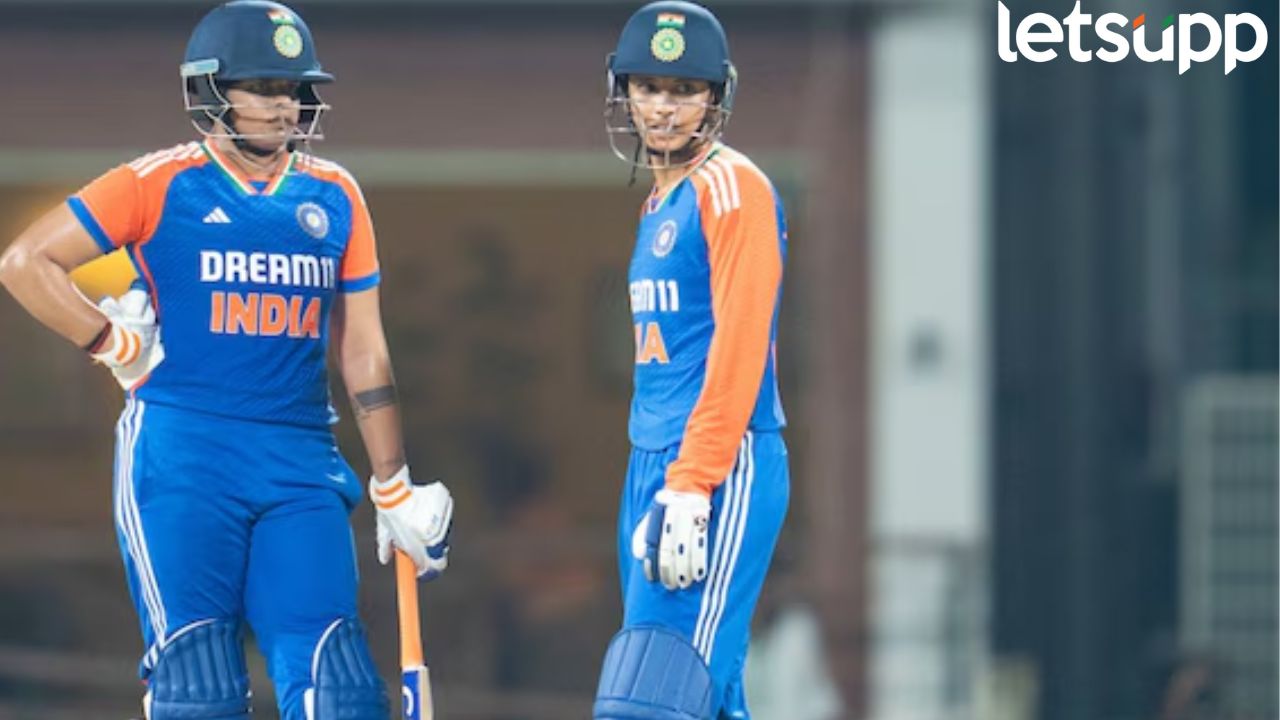 Women’s Asia Cup: भारताचा पाकवर दणदणीत विजय; स्मृती मानधना, वर्माची स्फोटक खेळी Women's Asia Cup: भारताचा पाकवर दणदणीत विजय; स्मृती मानधनाची जबरदस्त खेळी