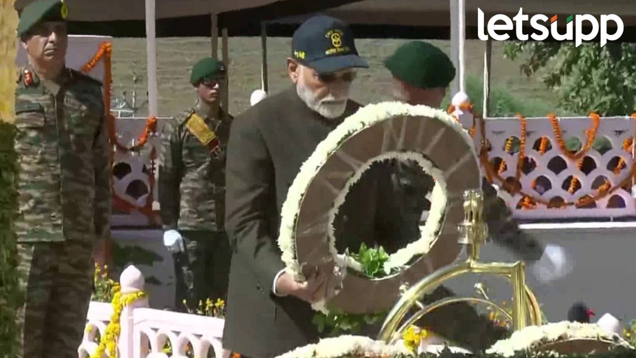 आज कारगिल विजय दिवस! पंतप्रधान युद्ध स्मारकावर जाऊन शहीद जवानांना श्रद्धांजली अर्पण केली