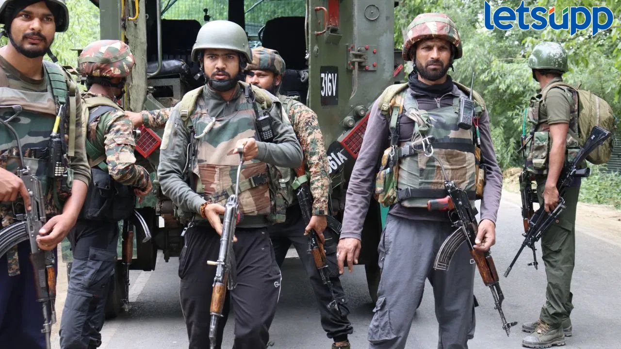 Terrorist Attack: जम्मू-काश्मीरच्या कुपवाडामध्ये चकमक; गोळीबारामध्ये एक दहशतवादी ठार जम्मू-काश्मीरच्या कुपवाडामध्ये चकमक; एक जवान शहीद, चौघेजण गंभीर जखमी
