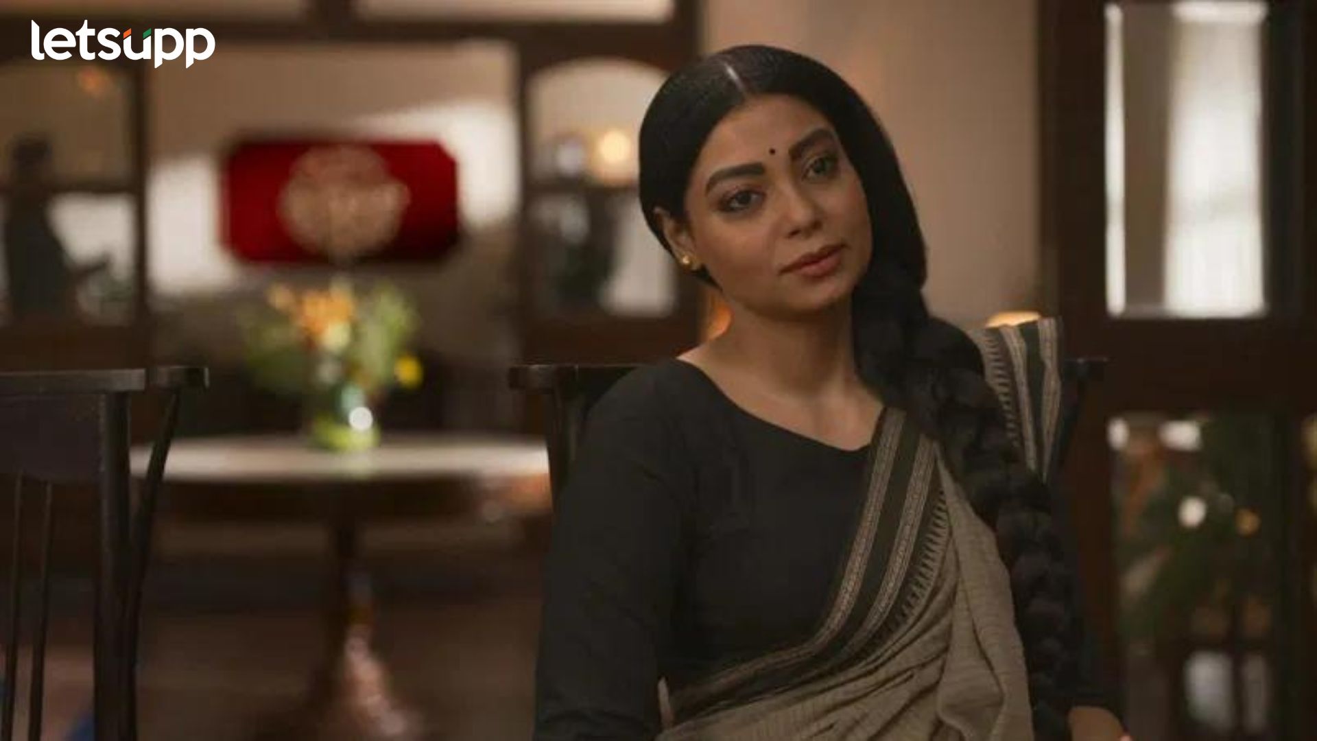 ‘Mirzapur 3’ मधील ‘झरीना’ नेमकी आहे तरी कोण? निरागस हास्याने चाहत्यांच्या मनाला भुरळ घालते Mirzapur 3 मधील 'झरीना' नेमकी आहे तरी कोण? निरागस हास्याने चाहत्यांच्या मनाला भुरळ घालते