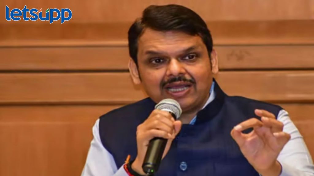 विरोधकांनी आपले रंग दाखवले; मराठा समाजाच्या प्रश्नावर बोलण्यास वेळ नाही -फडणवीस