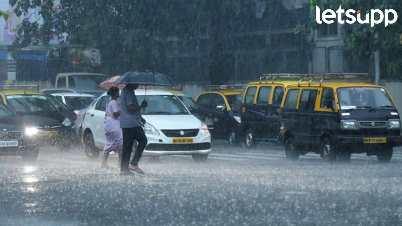 मुंबईत जोरदार पाऊस; रेल्वेच्या वेळापत्रकावर परिणाम, ‘Mlc’ मतदानाची वेळ वाढवण्याची मागणी फेटाळली मुंबईत जोरदार पाऊस; रेल्वेच्या वेळापत्रकावर परिणाम, मतदानाची वेळ वाढवा, ठाकरे गटाची मागणी