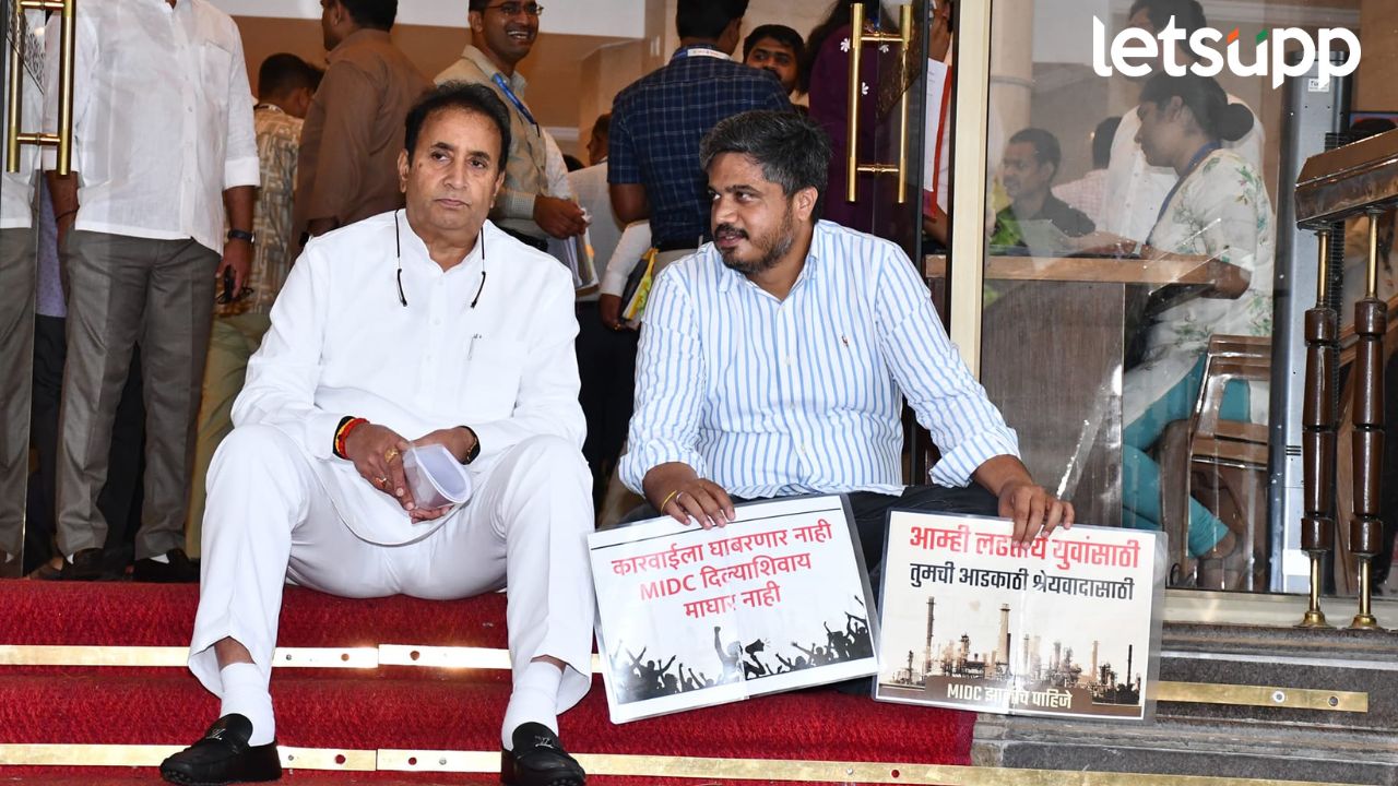 केवळ राजकीय दबावामुळे एमआयडीसीची अधिसूचना काढली जात नाही…; रोहित पवारांचे टीकास्त्र Rohit Pawar News