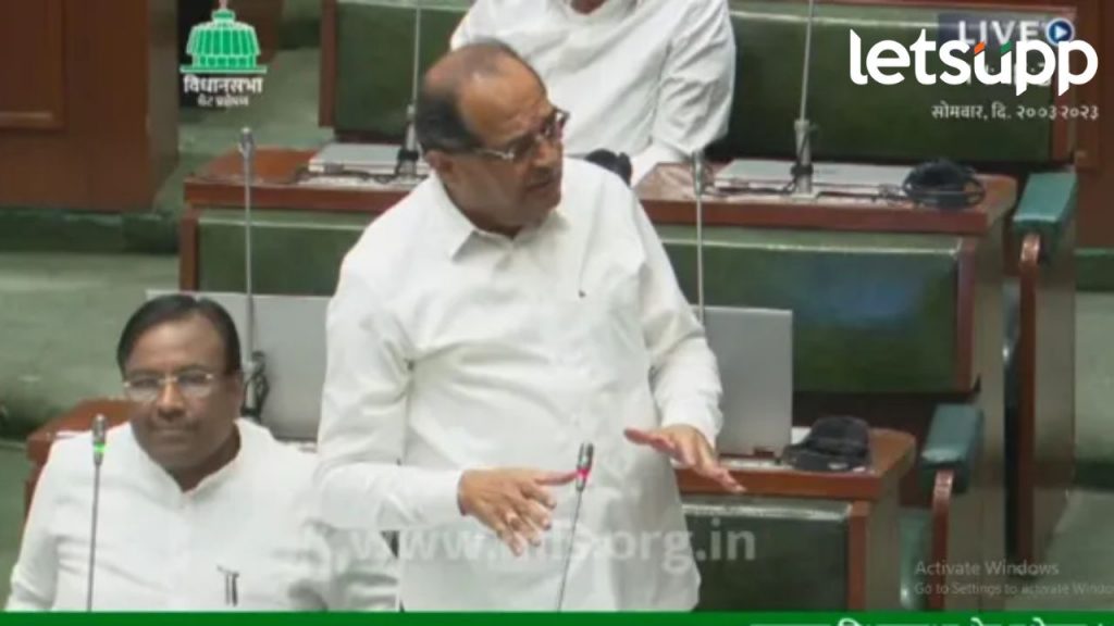 बेकायदेशीरपणे आदिवासीच्या जमिनी लाटणाऱ्यांवर कारवाई होणार; महसूल मंत्री विखेंचे आदेश