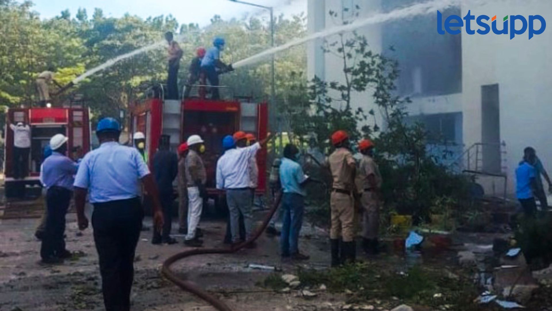 Andhra Pradesh Chemical Factory : मोठी बातमी! आंध्र प्रदेशमधील केमिकल फॅक्टरीत स्फोट, 15 ठार Andhra Pradesh Chemical Factory मोठी बातमी! आंध्र प्रदेशमधील केमिकल फॅक्टरीत स्फोट, 15 ठार