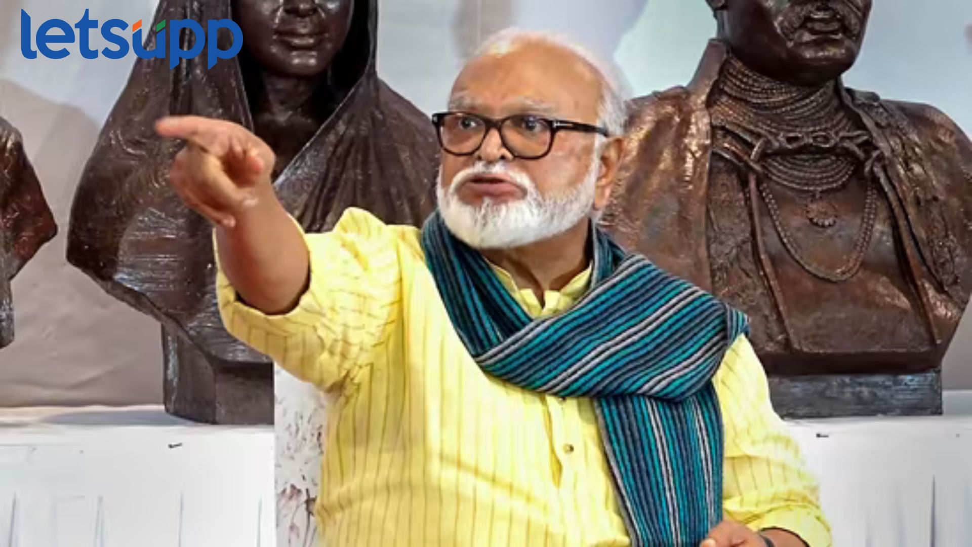 Chhagan Bhujbal : ‘आठ आमदार निवडून आणून दाखव’, भुजबळांचं थेट जरांगेंना चॅलेंज Chhagan Bhujbal : 'आठ आमदार निवडून आणून दाखव', भुजबळांचं थेट जरांगेंना चॅलेंज