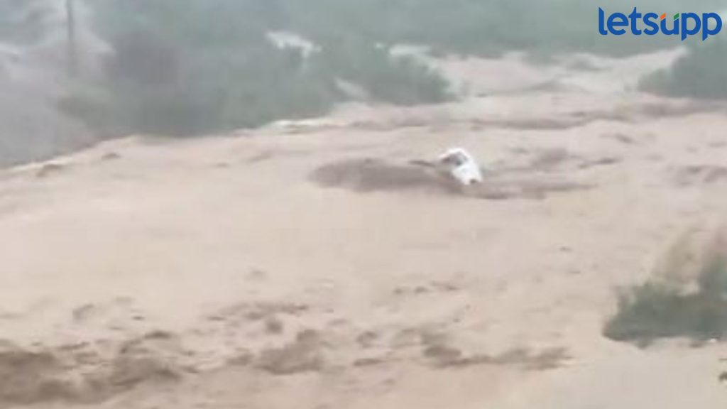 Himachal Floods: हिमाचल प्रदेशात मोठी दुर्घटना, दरीत वाहून गेली इनोव्हा कार, 9 जणांचा मृत्यू, पाहा व्हिडिओ