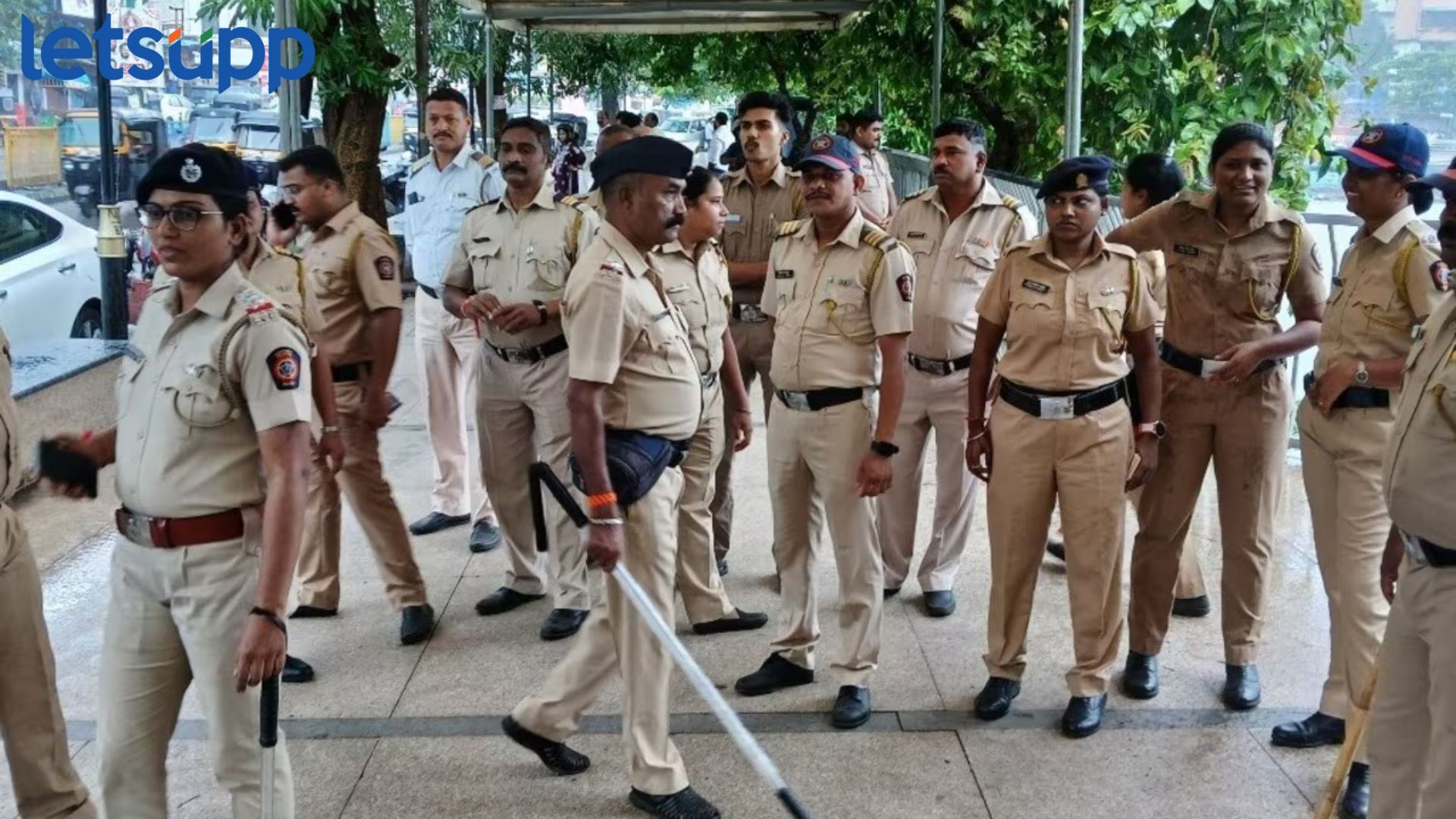 Pune Police : पुण्यात पोलीस असुरक्षित? कोयत्या गँगकडून चक्क पोलीस अधिकाऱ्यावर हल्ला Pune Police : पुण्यात पोलीस असुरक्षित? कोयत्या गँगकडून चक्क पोलीस अधिकाऱ्यावर हल्ला
