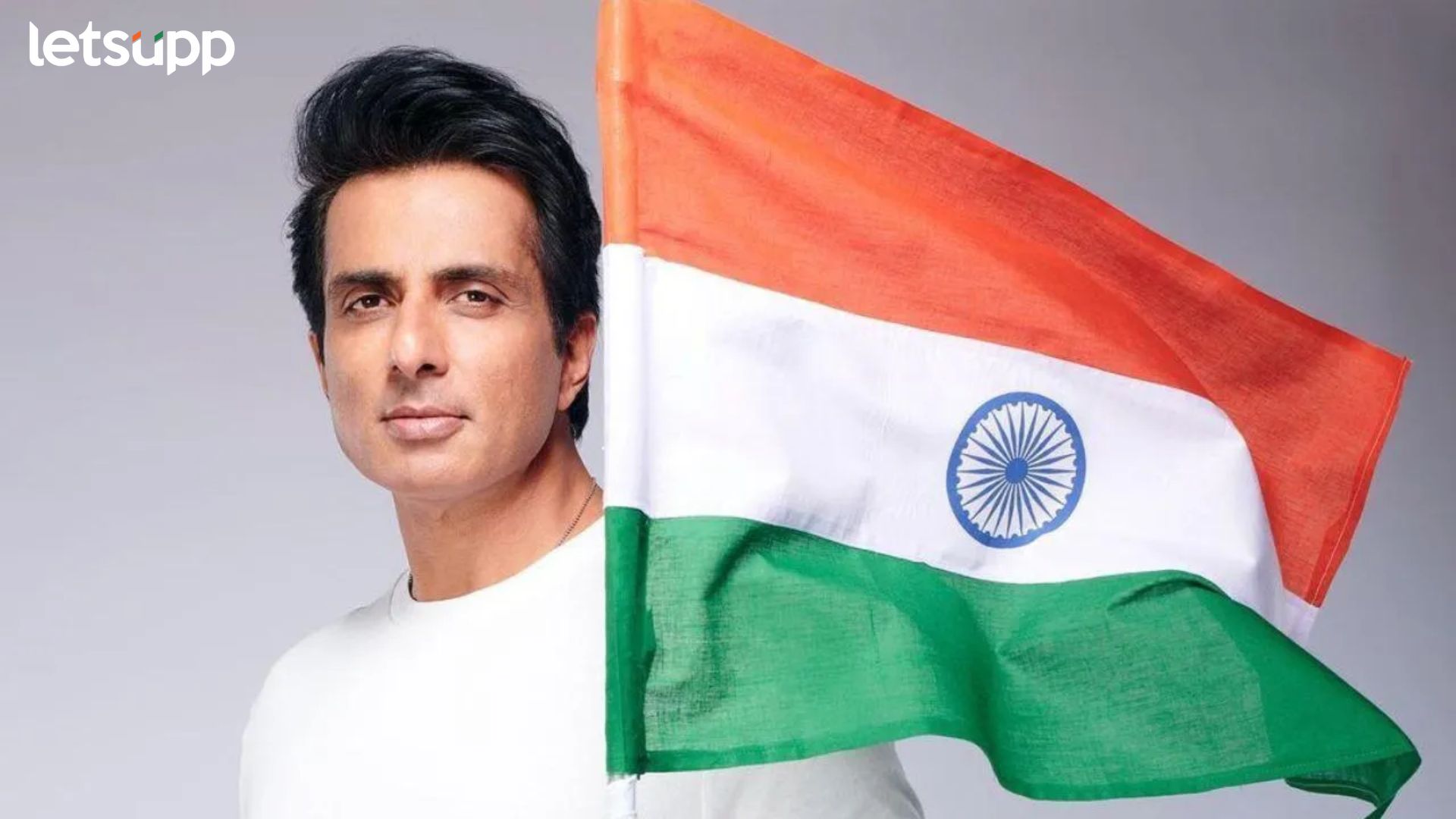 Sonu Sood: 78वा स्वातंत्र्यदिन ‘फतेह’ अभिनेत्याने अमेरिकेत राष्ट्रध्वज फडकवला Sonu Sood Celebrates Independence Day