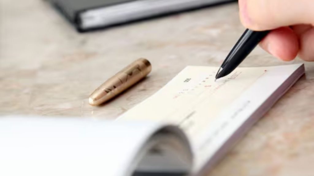 गुडन्यूज! चेक देताच काही तासांत पैसे खात्यात; RBI करणार खास व्यवस्था