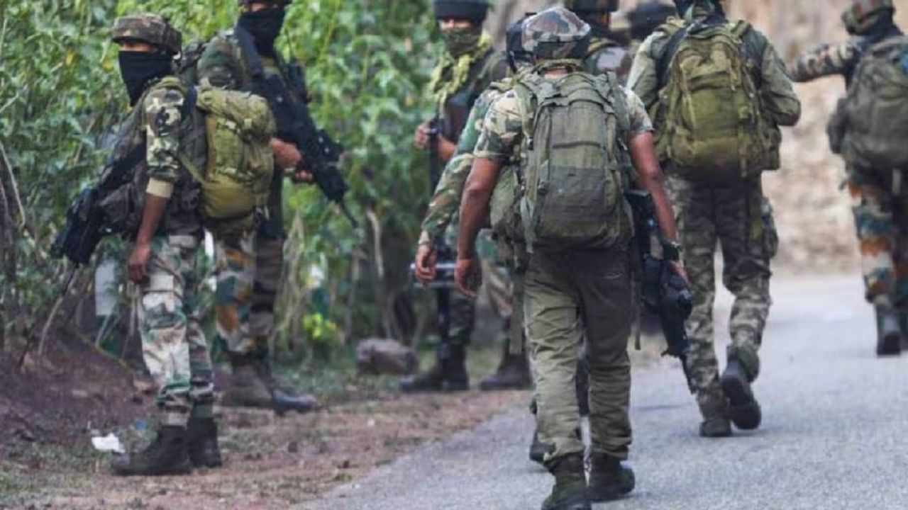 जम्मू काश्मीरच्या उधमपुरात दहशतवादी हल्ला; चकमकीत CRPF चे निरीक्षक शहीद Jammu Kashmir
