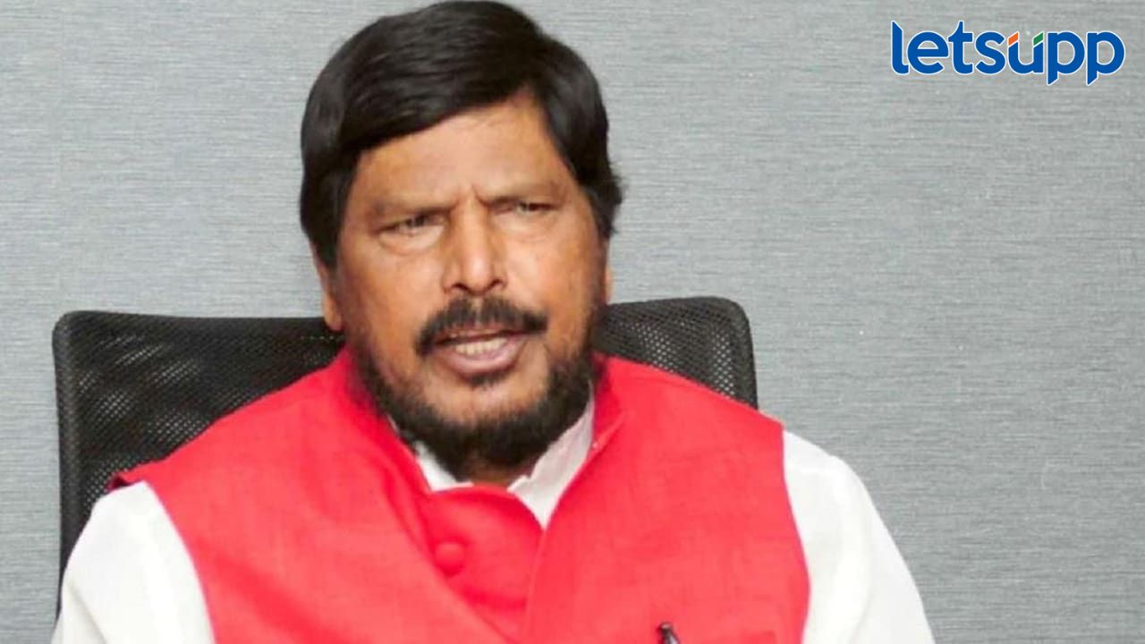 Assembly Election: महायुतीमध्ये पडणार वादाची ठिणगी; ‘RPI’ आठवले गटाची 12 ते 15 जागांची मागणी राहुल गांधी देशाची निंदा करतात, त्यांचा पासपोर्ट रद्द करावा, रामदास आठवलेंची मोठी मागणी