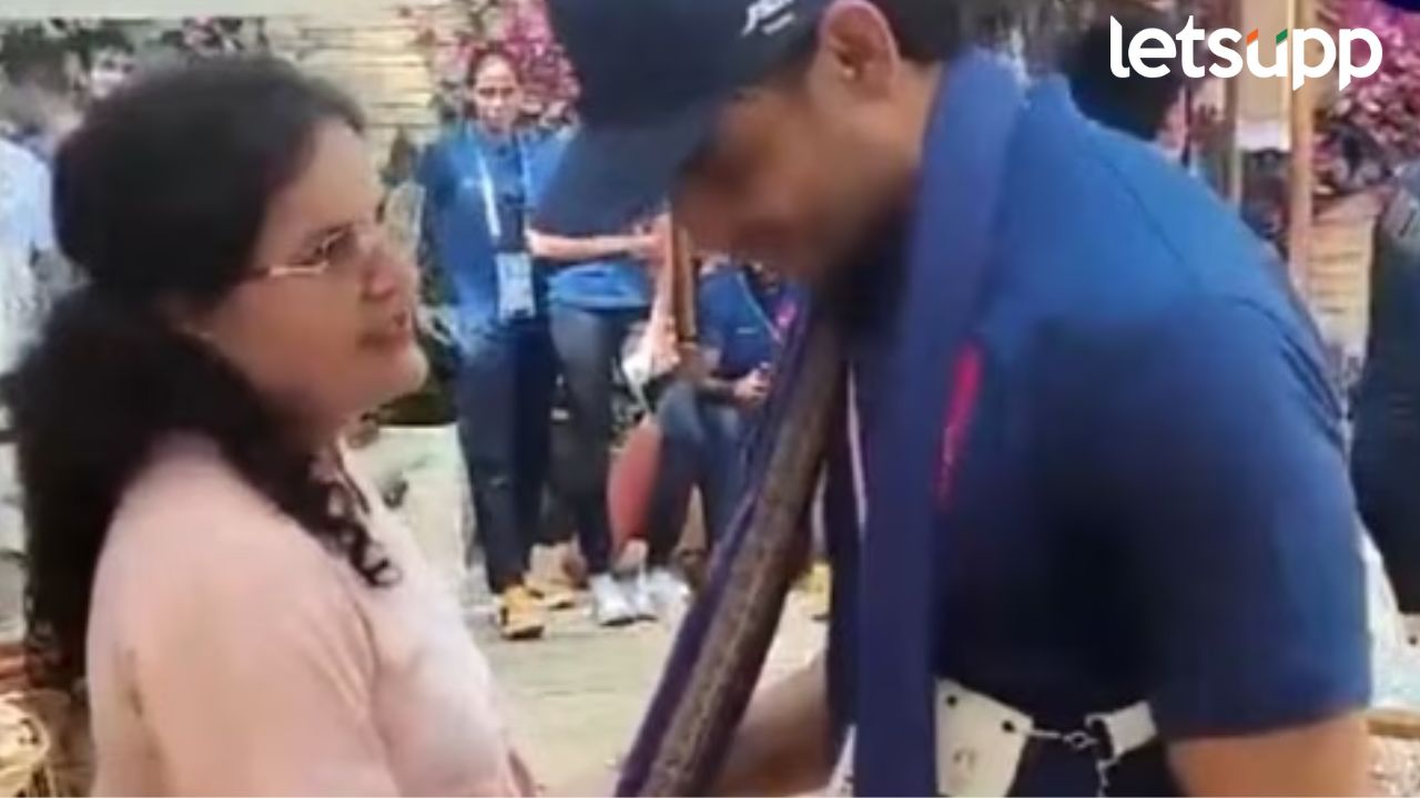 मनू भाकरची आई नीरज चोप्राला भेटली, ‘रिश्ता पक्का?’, व्हायरल व्हिडिओमुळे चर्चांना उधाण Manu Bhakar Mother Neeraj Chopra