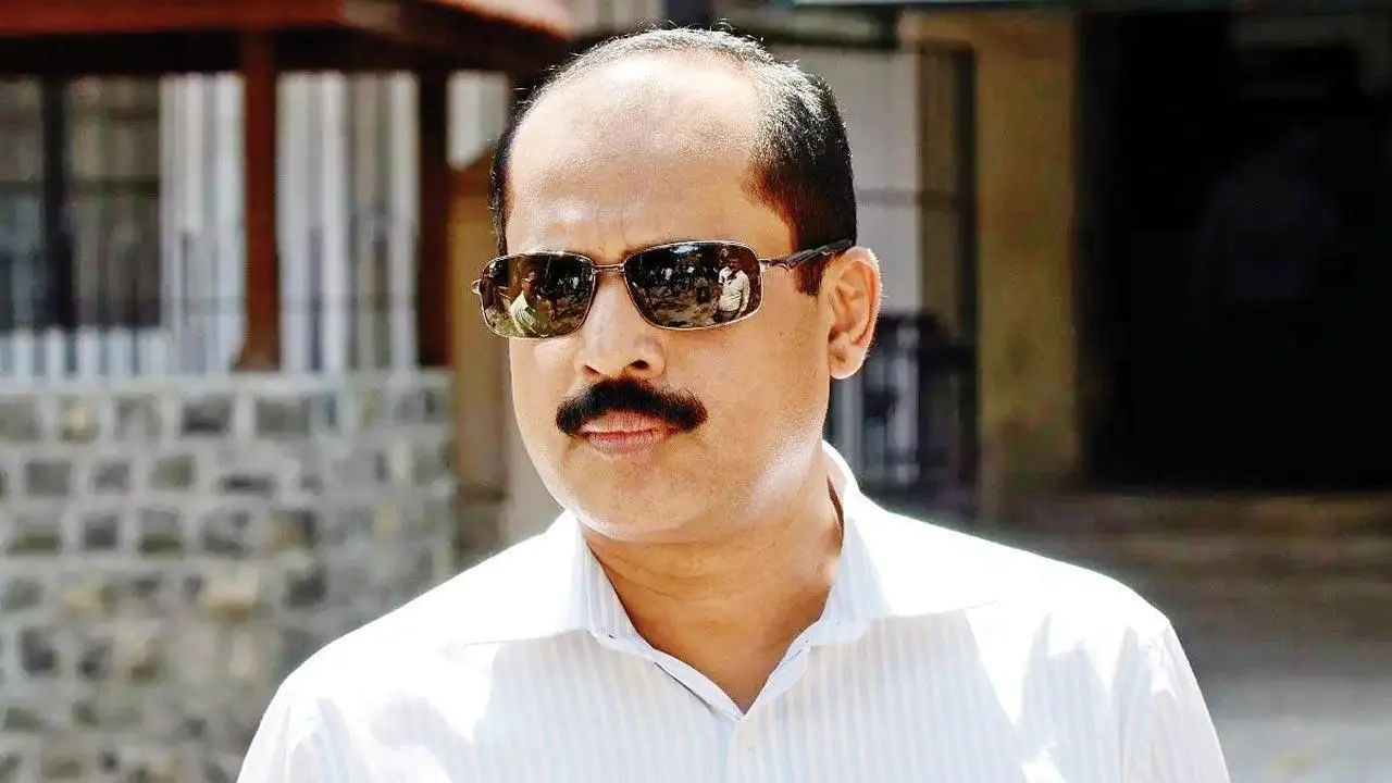 मोठी बातमी : बडतर्फ पोलीस अधिकारी सचिन वाझेला दिलासा; मुंबई HC ने मंजूर केला जामीन Sachin Waze