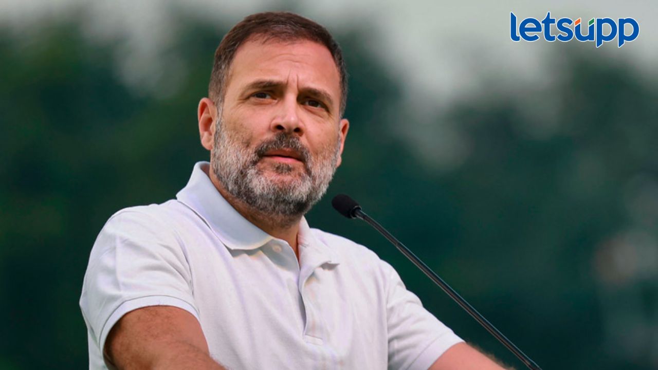 वायनाडमधील भूस्खलनग्रस्तांसाठी काँग्रेस पक्ष १०० पेक्षा जास्त घर बांधणार; राहुल गांधींची मोठी घोषणा वायनाडमधील भूस्खलनग्रस्तांसाठी काँग्रेस पक्ष १०० पेक्षा जास्त घर बांधणार; राहुल गांधींची मोठी घोषणा