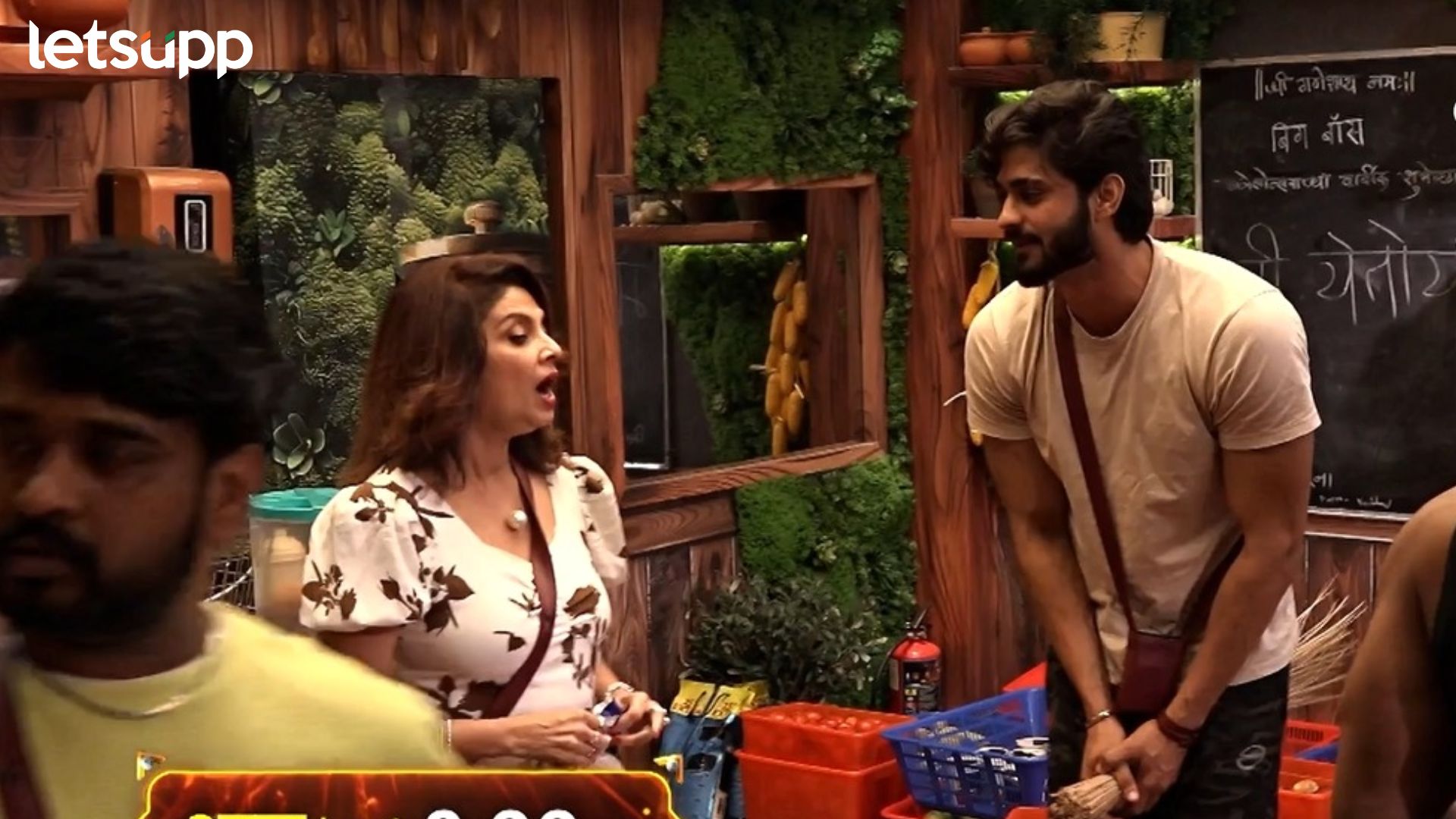 Bigg Boss Marathi: ‘बिग बॉस मराठी’च्या घरात अरबाज वर्षा ताईंना लावतोय मस्का; म्हणाला, ‘तुम्ही सर्वात सुंदर…’ Bigg Boss Marathi: 'बिग बॉस मराठी'च्या घरात अरबाज वर्षा ताईंना लावतोय मस्का; म्हणाला, 'तुम्ही सर्वात सुंदर...'