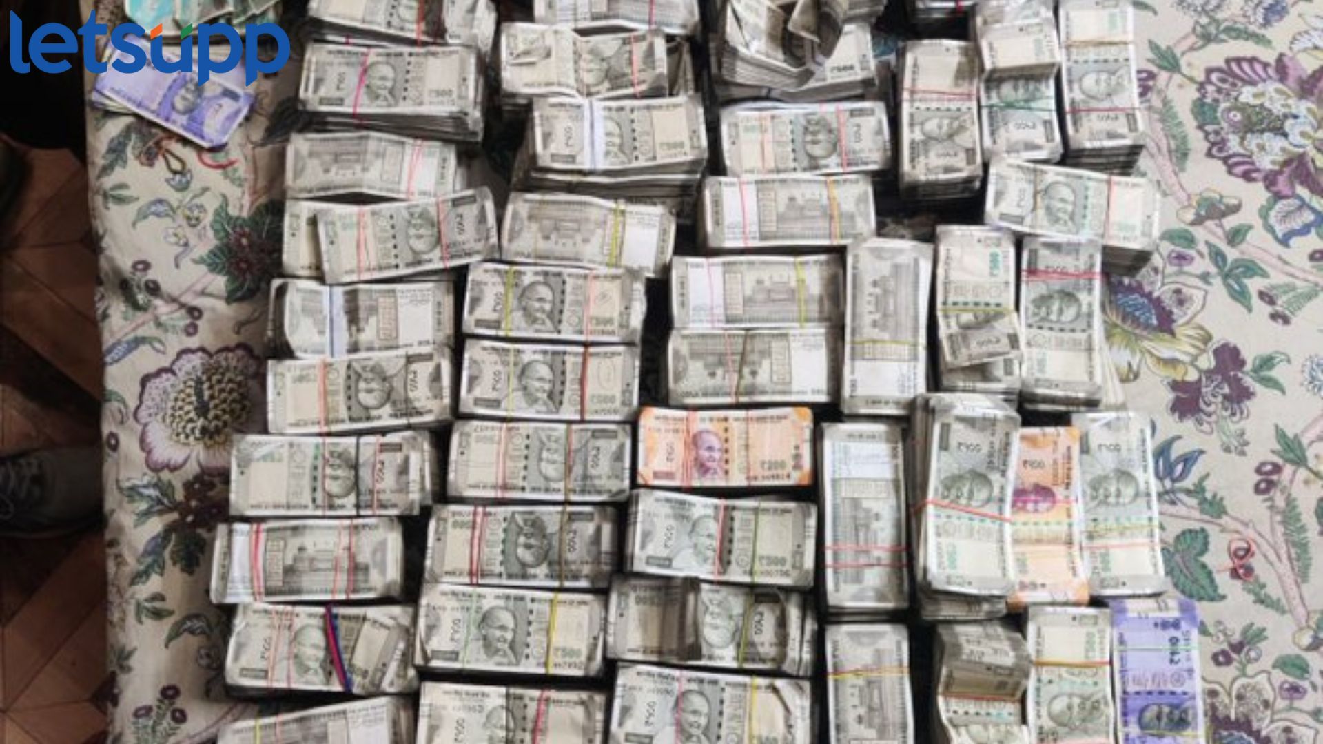 CBI ची मोठी कारवाई, दिल्ली प्रदूषण मंडळाच्या अधिकाऱ्याच्या घरातून 2.3 कोटी रुपयांची रोकड जप्त CBI ची मोठी कारवाई, दिल्ली प्रदूषण मंडळाच्या अधिकाऱ्याच्या घरातून 2.3 कोटी रुपयांची रोकड जप्त
