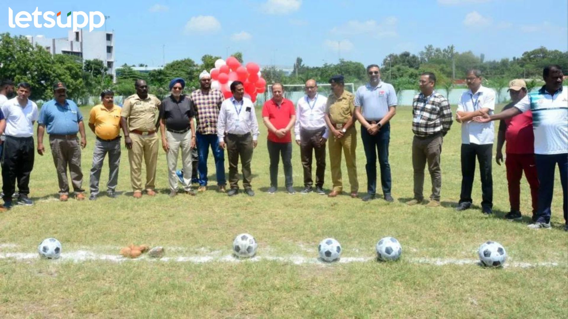 Football Tournament : नगरमध्ये पंधरा दिवस रंगणार फुटबॉलचा थरार; ‘फिराेदिया शिवाजीयन्स’तर्फे स्पर्धेला प्रारंभ Football Tournament : नगरमध्ये पंधरा दिवस रंगणार फुटबॉलचा थरार; ‘फिराेदिया शिवाजीयन्स’तर्फे स्पर्धेला प्रारंभ