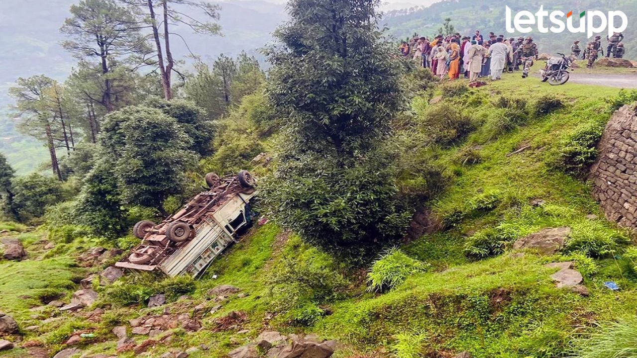 Four Jawan Died : लष्कराचे वाहन दरीत कोसळले, भारतीय लष्कराचे चार जवान ठार Four Soldier Died