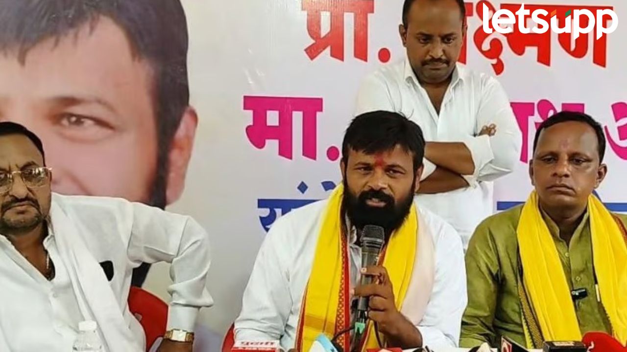 मोठी बातमी! मनोज जरांगेंच्या पाठोपाठ लक्ष्मण हाकेंचा मोठा निर्णय, उपोषण स्थगित… Laxman Hake