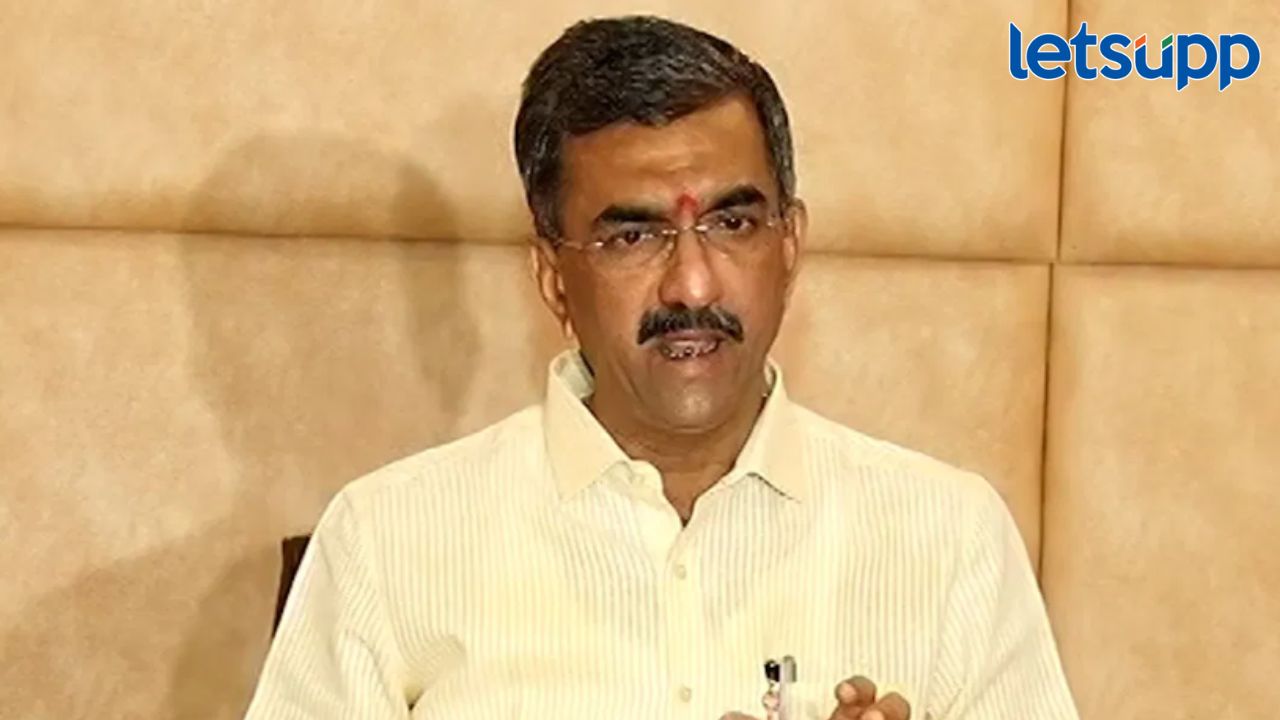 मुख्यमंत्र्यांचे निर्देश; मंत्री शंभूराज देसाईंनी बोलावली तातडीची बैठक, मराठा, धनगर प्रश्नावर चर्चा होणार मुख्यमंत्र्यांचे निर्देश; मंत्री शंभूराज देसाईंनी बोलावली तातडीची बैठक, मराठा, धनगर प्रश्नावर चर्चा होणार
