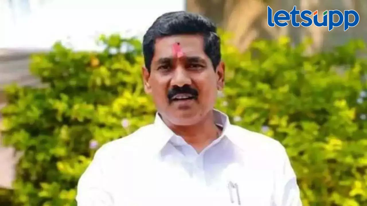 बीडचे खासदार बजरंग सोनवणे यांच्या अडचणीत वाढ; खंडपीठात निवडीला आव्हान देणारी याचिका दाखल बीडचे खासदार बजरंग सोनवणे यांच्या अडचणीत वाढ; खंडपीठात निवडीला आव्हान देणारी याचिका दाखल