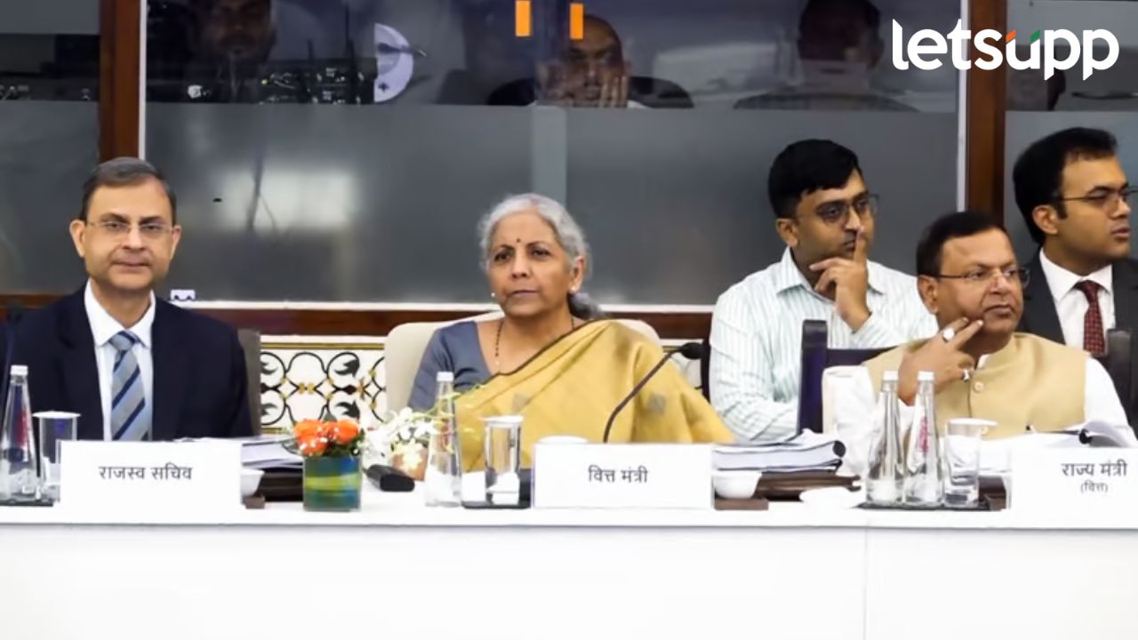GST: जीएसटी परिषदेमध्ये विमा हप्त्यावरील टॅक्स कमी करण्यावर चर्चा; अजित पवारांची परिषदेला दांडी GST: जीएसटी परिषदेमध्ये विमा हप्त्यावरील टॅक्स कमी करण्यावर चर्चा; अजित पवारांची परिषदेला दांडी