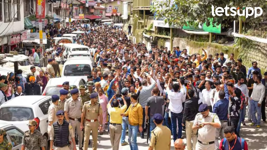 Video : शिमल्यात मशि‍दीवरून सुरू असलेला वाद चिघळला; पोलिसांकडून आंदोलकांवर लाठीचार्ज