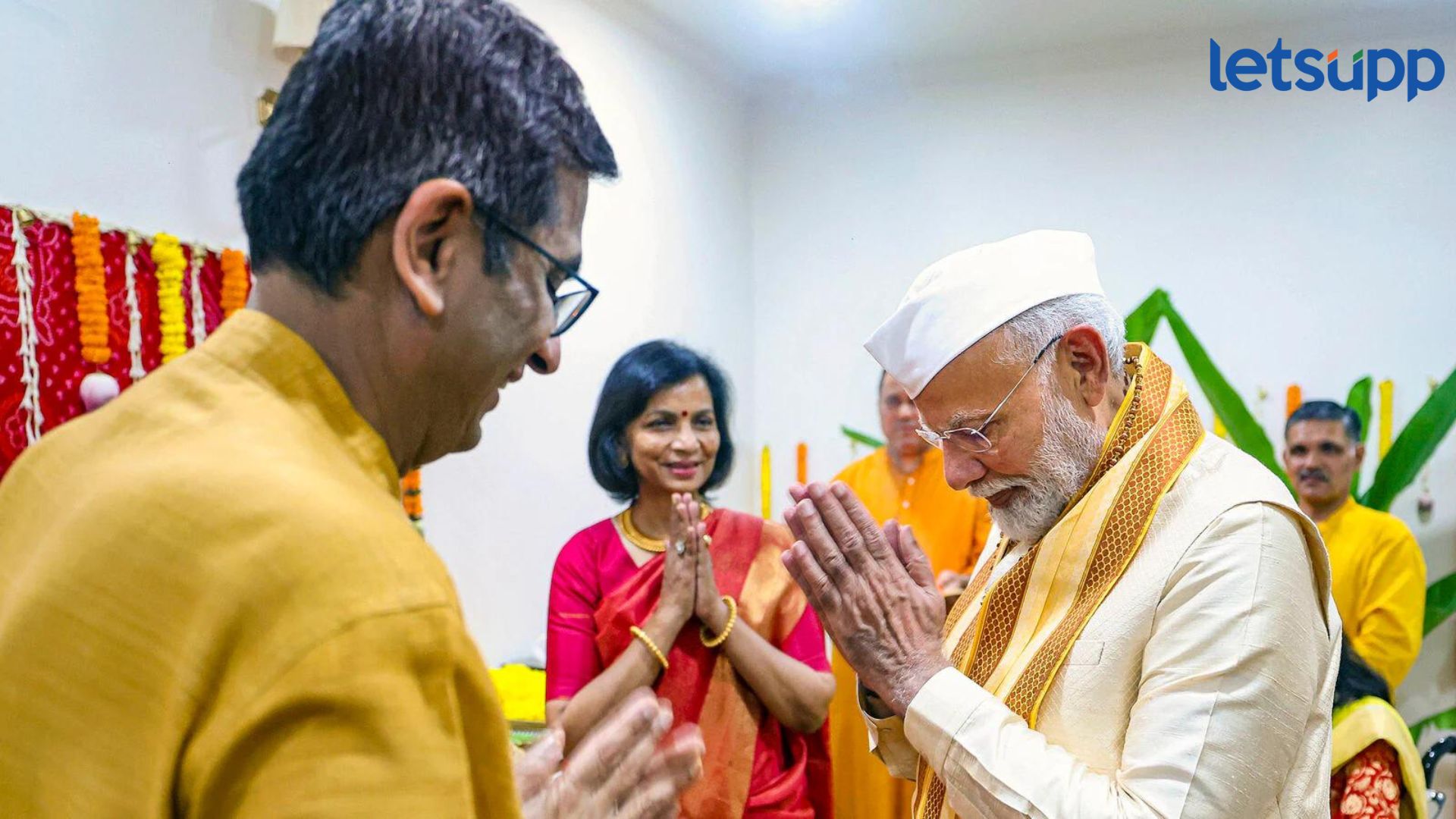 ‘लोकांना माझ्या पूजेची अडचण…’, पंतप्रधान मोदींचे ‘गणेश आरती’ वरून काँग्रेसला प्रत्युत्तर PM Modi on CJIs House Visit : 'लोकांना माझ्या पूजेची अडचण…', पंतप्रधान मोदींचा 'गणेश आरती' वरून काँग्रेसला प्रत्युत्तर