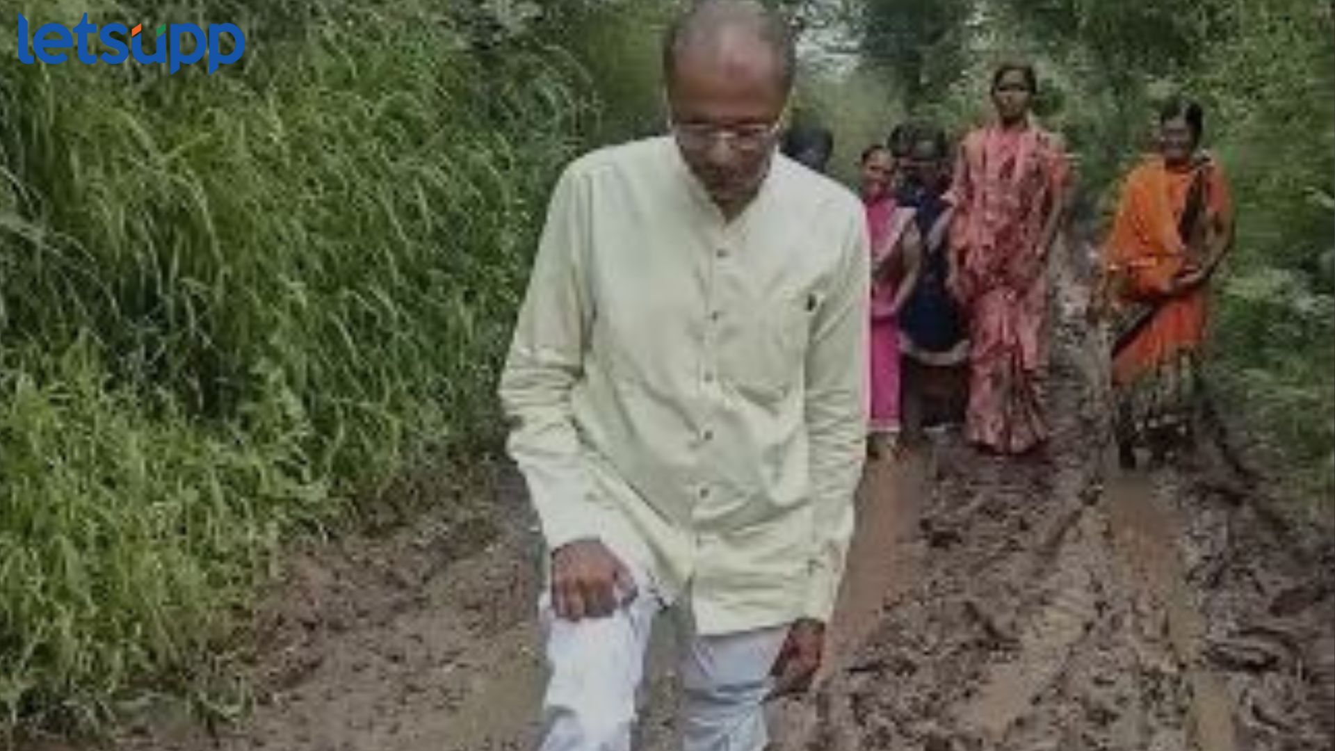 आमदार राजळे यांच्या विकास कामांची काकडेंनी केली पोलखोल Shivajirao Kakade : आमदार राजळे यांच्या विकास कामांची काकडेंनी केली पोलखोल