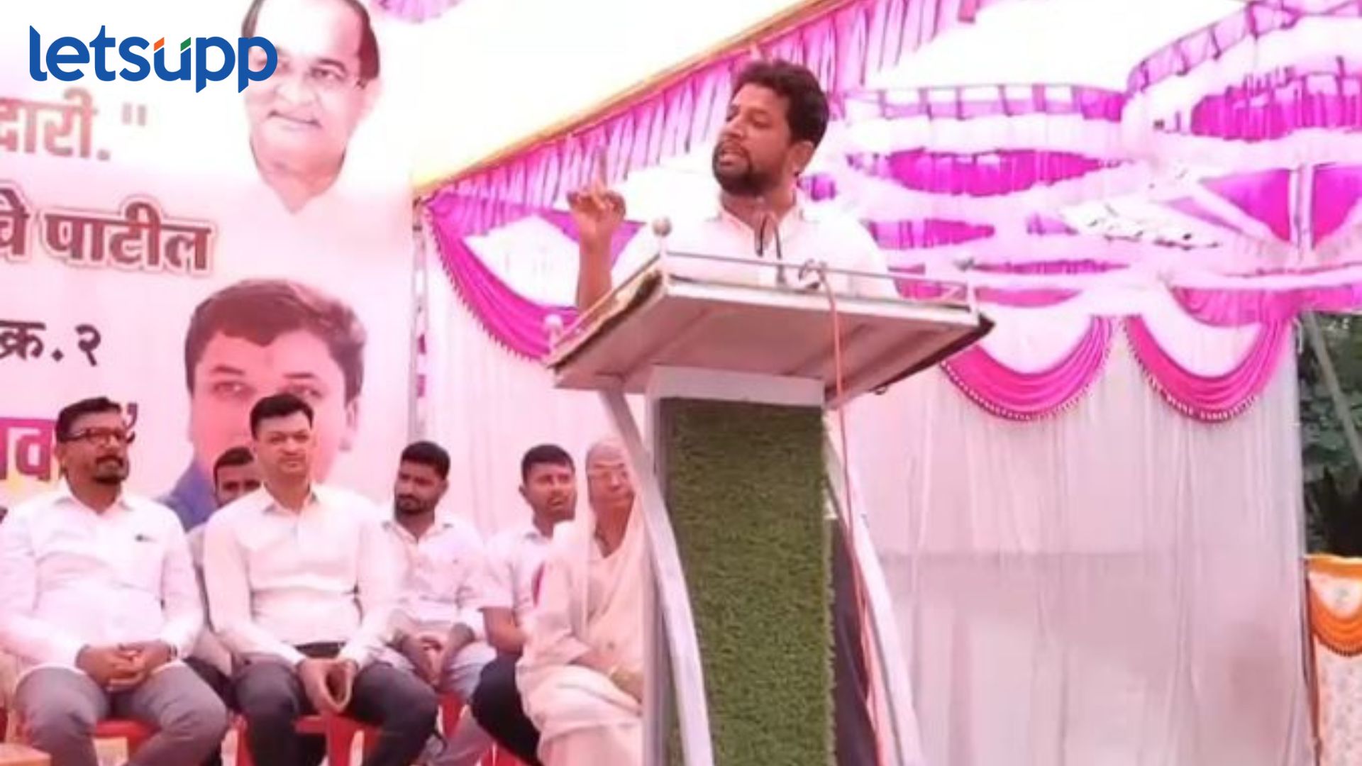 जातीय द्वेष पसरवाल तर गाठ माझ्याशी…सुजय विखेंचा अप्रत्यक्ष राणेंना टोला Sujay Vikhe : जातीय द्वेष पसरवाल तर गाठ माझ्याशी…सुजय विखेंचा अप्रत्यक्ष राणेंना टोला