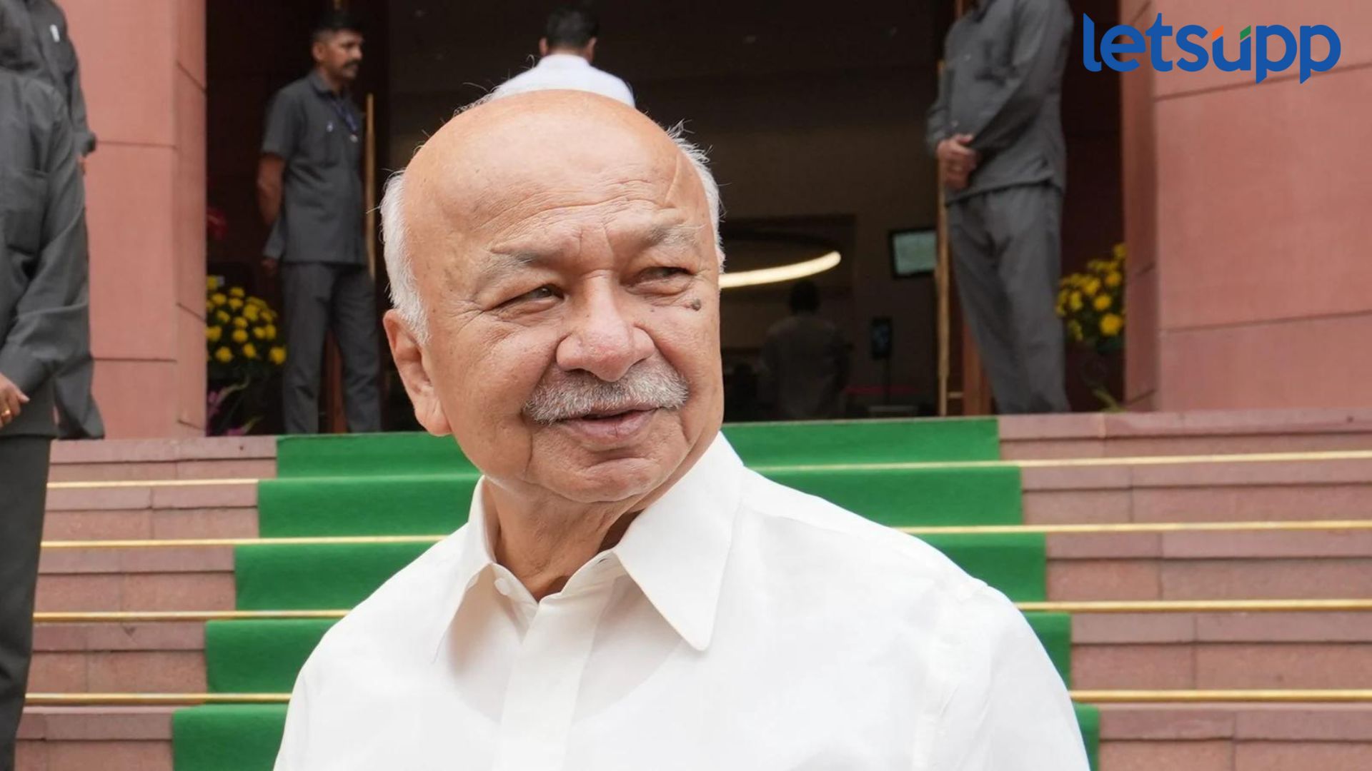 मी कोणाला सांगू, काश्मीरला जाताना माझी…, माजी गृहमंत्री सुशीलकुमार शिंदेंचा धक्कादायक विधान Sushilkumar Shinde : मी कोणाला सांगू, काश्मीरला जाताना माझी..., माजी गृहमंत्री सुशीलकुमार शिंदेंचा धक्कादायक वक्तव्य