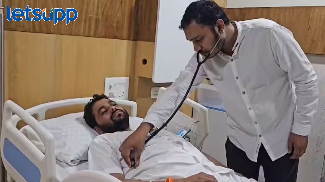 रविकांत तुपकरांची प्रकृती खालावली; मध्यरात्रीच उपचारासाठी छत्रपती संभाजीनगरमध्ये केलं दाखल रविकांत तुपकरांची प्रकृती खालावली; मध्यरात्रीच उपचारासाठी छत्रपती संभाजीनगरमध्ये केलं दाखल
