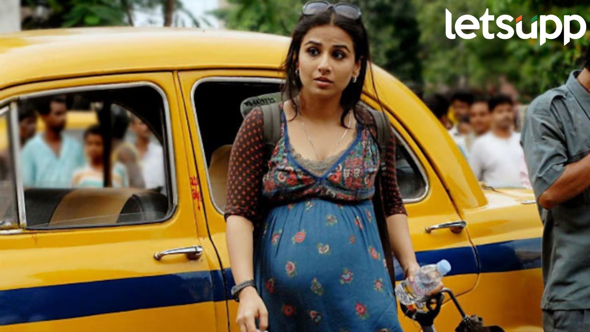 Vidya Balan: ‘कपडे बदलण्यासाठी कारमध्ये…’, अभिनेत्रीने सांगितली बॉलिवूडची दु:खद आठवण Vidya Balan: 'कपडे बदलण्यासाठी कारमध्ये...', अभिनेत्रीने सांगितली बॉलिवूडची दु:खद आठवण