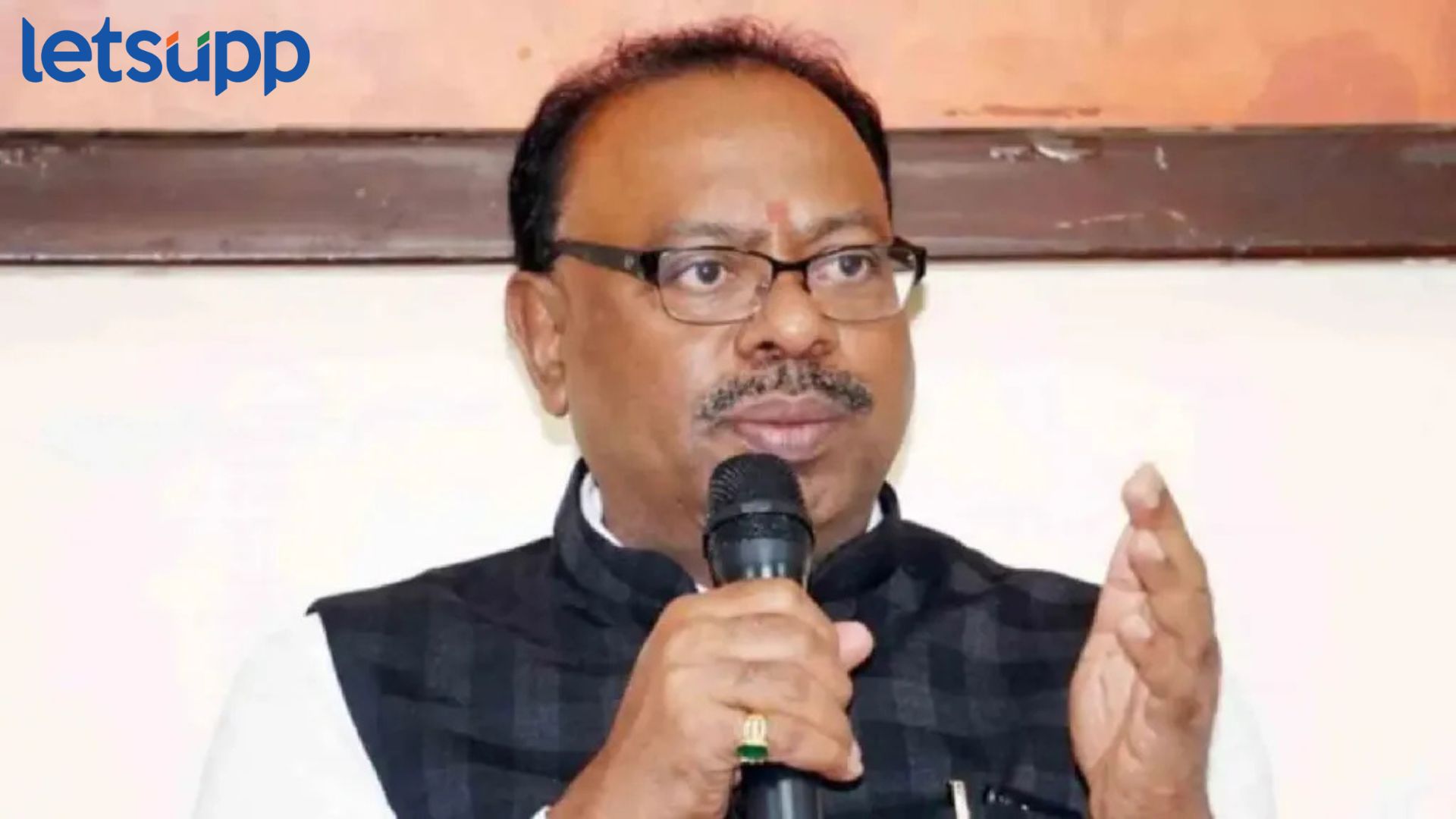 Chandrashekhar Bawankule : अबब! राज्यात तब्बल दोन लाख विशेष कार्यकारी अधिकारी नेमले जाणार Chandrashekhar Bawankule