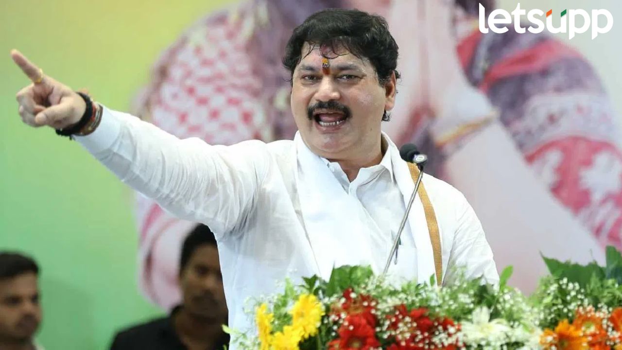 पाच वर्षांत धनंजय मुंडेंची संपत्ती दुप्पट; सोने-चांदी अन् कोट्यावधींची वाहनं Dhananjay Munde