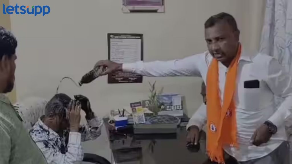 Manoj Jarange Patil : जरांगेंविरोधात पोस्ट करणाऱ्या डॉक्टरवर शाईफेक; ऑन कॅमेरा मागायला लावली माफी