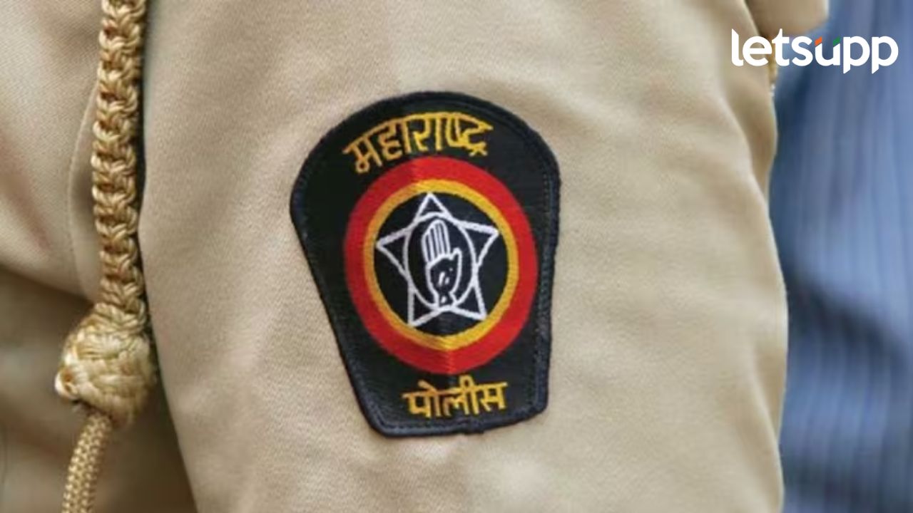 केंद्रीय निवडणूक आयोगाने सुनावल्यानंतर महायुती सरकारचा निर्णय, 111 पोलीस निरीक्षकांच्या बदल्या केंद्रीय निवडणूक आयोगाने सुनावल्यानंतर महायुती सरकारचा निर्णय, 111 पोलीस निरीक्षकांच्या बदल्या