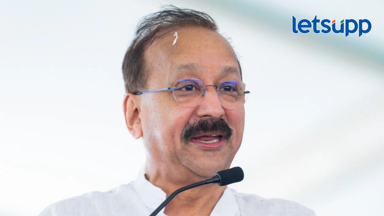 अखेर बाबा सिद्धिकी हत्येप्रकरणात झिशान अख्तरला बेड्या; लवकरच मुंबईत आणलं जाणार Baba Siddiqui : मोठी बातमी! बाबा सिद्दिकी हत्याप्रकरणात सुरक्षा रक्षक पोलिसाला केलं निलंबीत