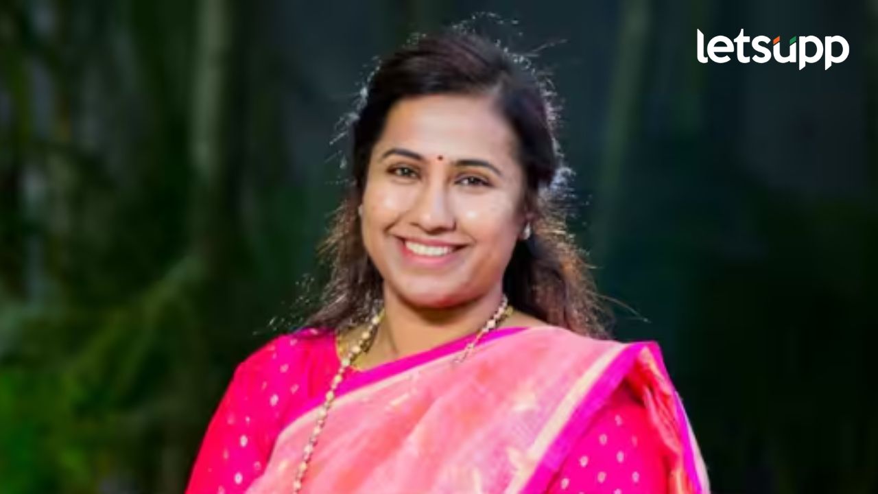 डोक्यावर 7 कोटींचं कर्ज अन् पाच वर्षात संपत्तीत तीन पटीनं वाढ; मेघना बोर्डीकरांची संपत्ती किती? डोक्यावर 7 कोटींचे कर्ज तरी पाच वर्षात संपत्तीत तीन पटीनं वाढ; मेघना बोर्डीकरांची संपत्ती किती?