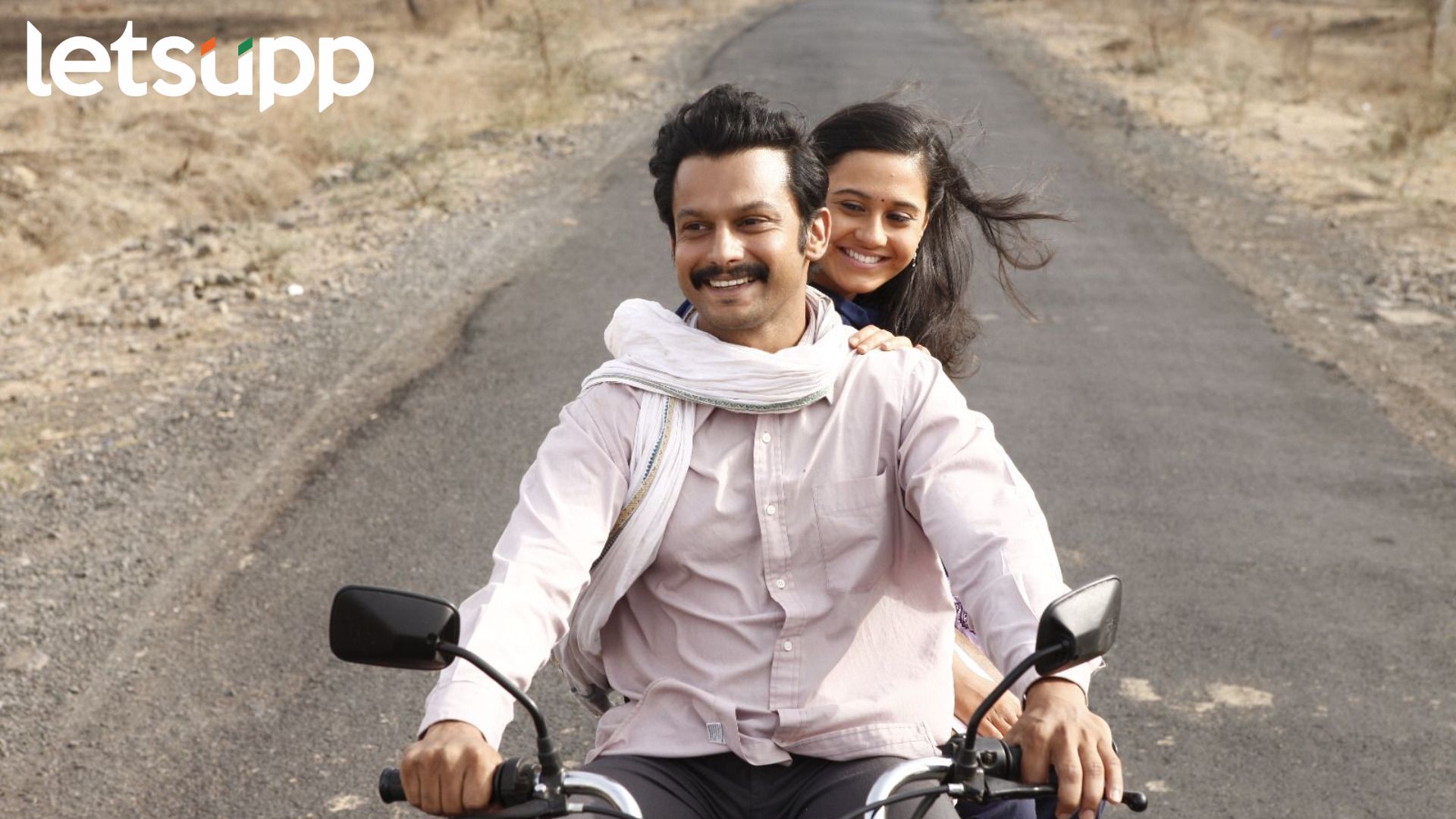 Paani Trailer: महाराष्ट्राच्या भीषण परिस्थितीवर प्रकाशझोत टाकणाऱ्या ‘पाणी’चा ट्रेलर प्रदर्शित Paani Trailer: महाराष्ट्राच्या भीषण परिस्थितीवर प्रकाशझोत टाकणाऱ्या 'पाणी'चा ट्रेलर प्रदर्शित