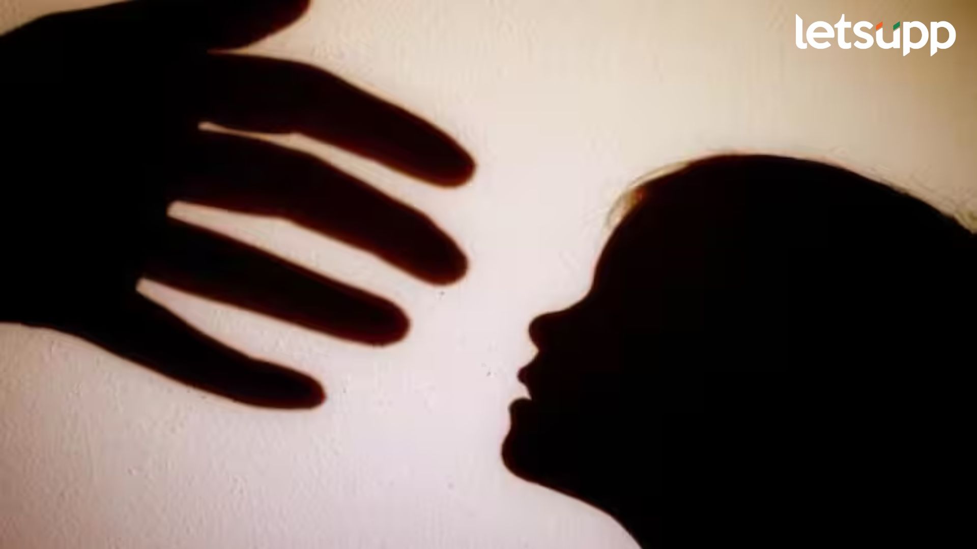 Pune Crime: ‘गुड टच बॅट टच’ उपक्रमात चिमुरडीने सांगितले वडिलांचे प्रताप; आरोपी बापाला अटक Pune Crime: 'गुड टच बॅट टच' उपक्रमात चिमुरडीने सांगितले वडिलांचे प्रताप; आरोपी बापाला अटक