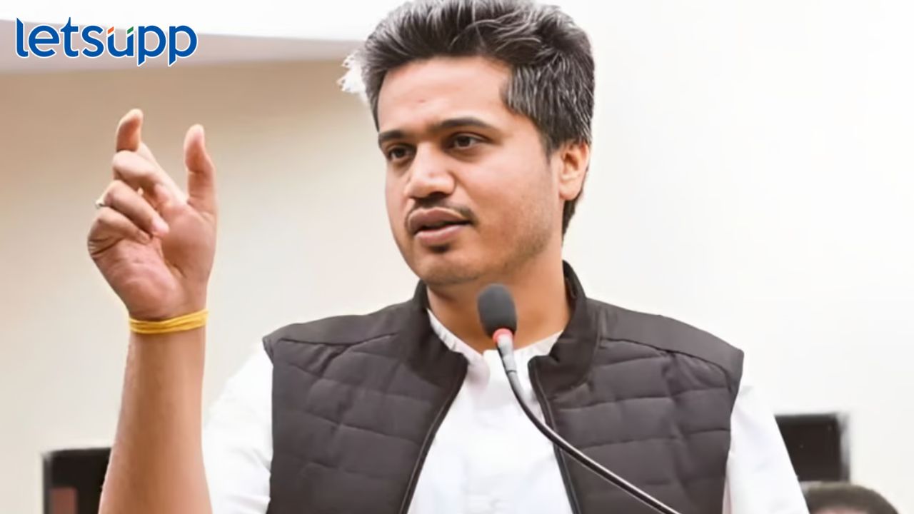 जीआर आणि जाहिराती बघता आता कर्मचाऱ्यांचे पगारही…; रोहित पवारांचे मोठे विधान