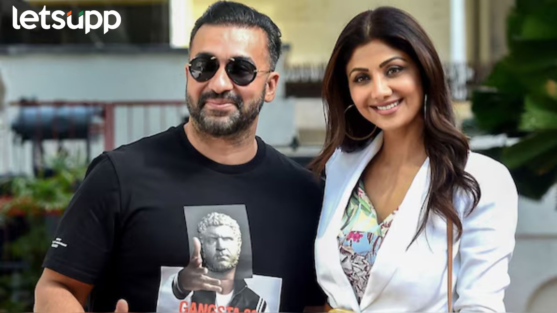 Shilpa Shetty: शिल्पा शेट्टी आणि राज कुंद्राची मुंबई उच्च न्यायालयात धाव; काय आहे प्रकरण? Shilpa Shetty: शिल्पा शेट्टी आणि राज कुंद्राची मुंबई उच्च न्यायालयात धाव; काय आहे प्रकरण?