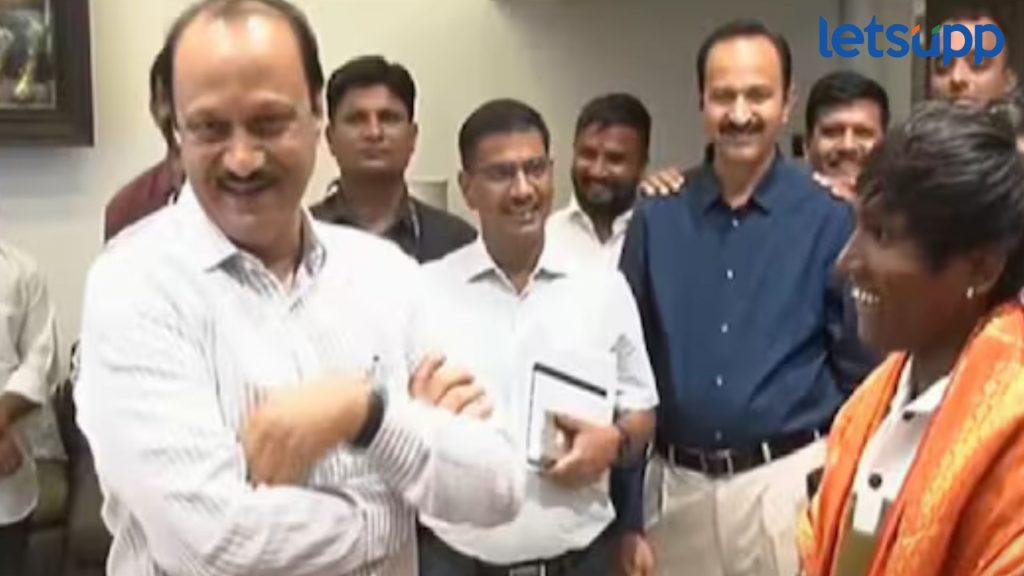 Suraj Chavan Meet Ajit Pawar : अभिनेता सयाजी शिंदे नंतर सुरज चव्हाणही अजितदादांच्या पक्षात? 'त्या' भेटीमुळे अनेक चर्चांना उधाण