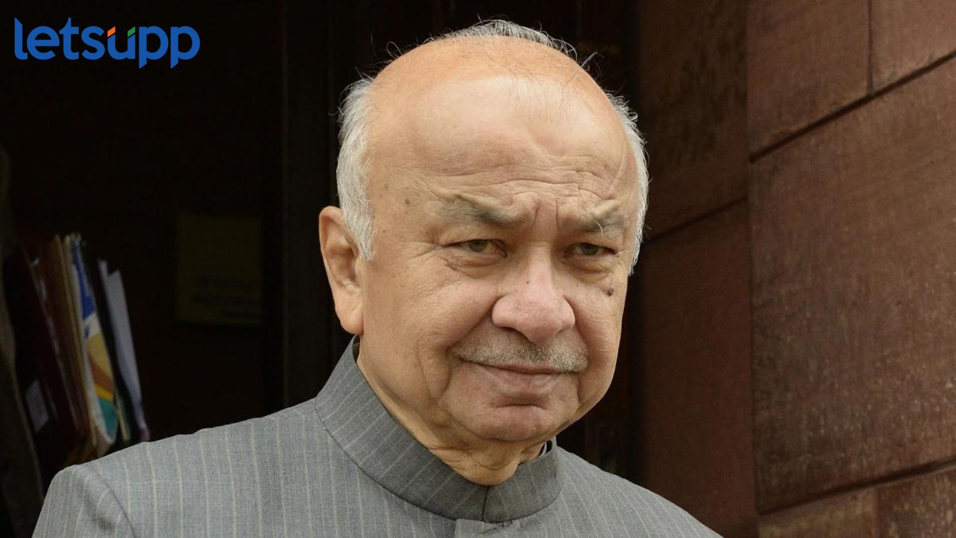 ‘सावरकरांबद्दल आदर म्हणूनच मी 1983 ला …’, आत्मचरित्रात सुशीलकुमार शिंदेंनी केला मोठा खुलासा Sushilkumar Shinde Autobiography : 'सावरकरांबद्दल आदर म्हणूनच मी 1983 ला ...', आत्मचरित्रात सुशीलकुमार शिंदेंनी केला मोठा खुलासा