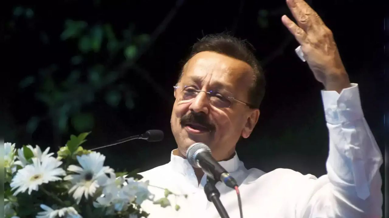 घड्याळ दुरूस्तीतून राजकारणात, काँग्रेसचे आमदार, मंत्री अन् बॉलिवूडमध्ये दबदबा; कोण होते बाबा सिद्दीकी.. Baba Siddiqui 3